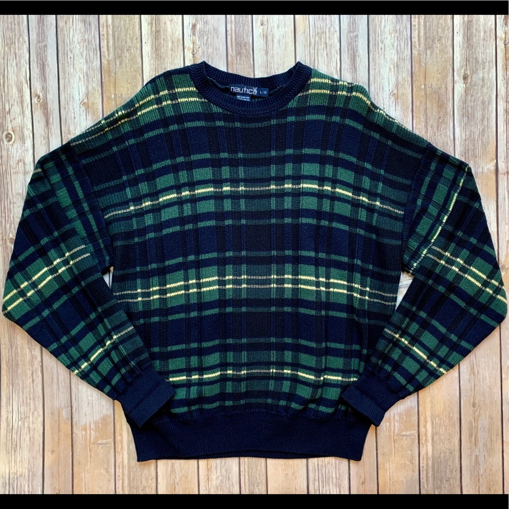 Men’s large Nautica Sweater with dope design